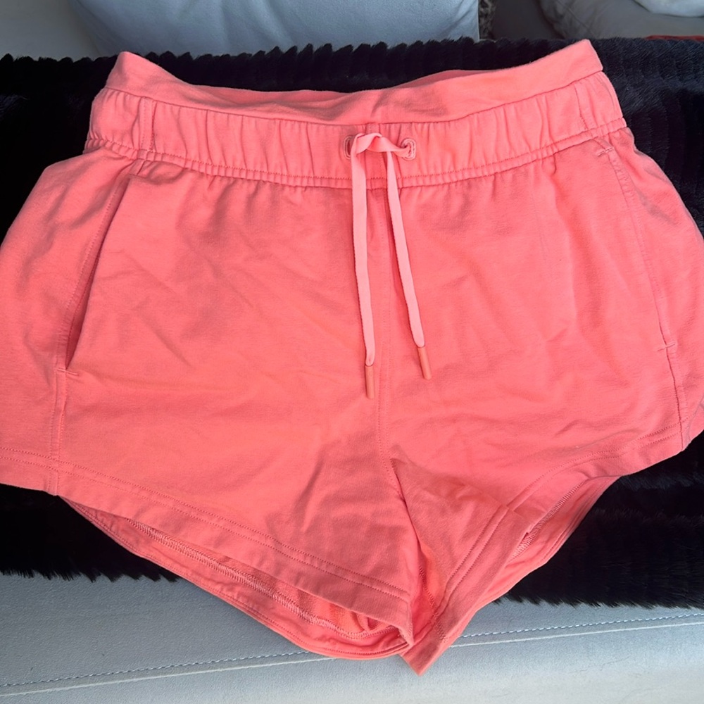 Lululemon inner glow high rise shorts